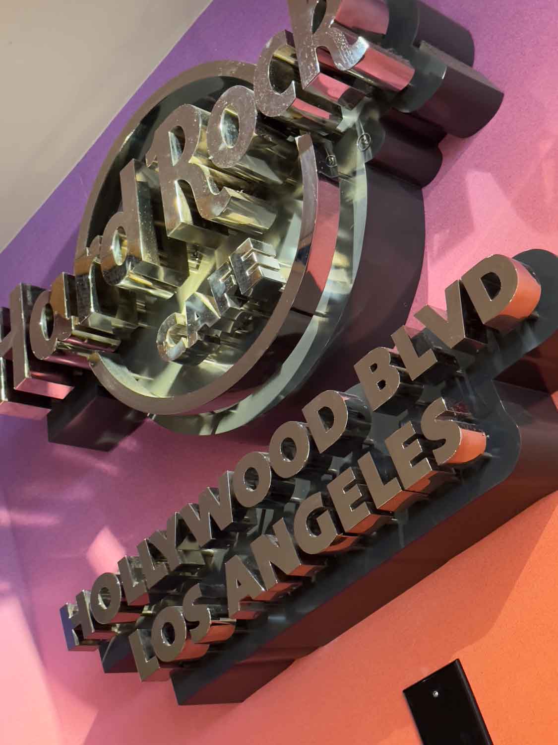 hard-rock-cafe-hollywood-02