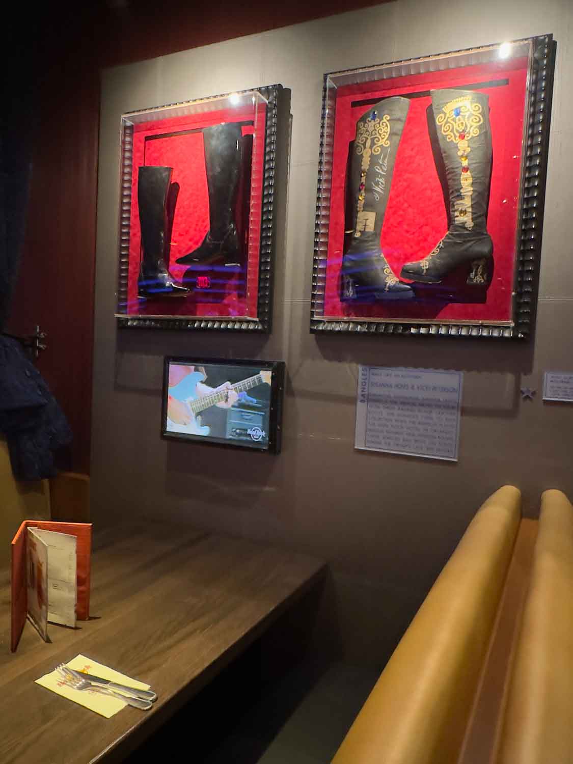 hard-rock-cafe-hollywood-04